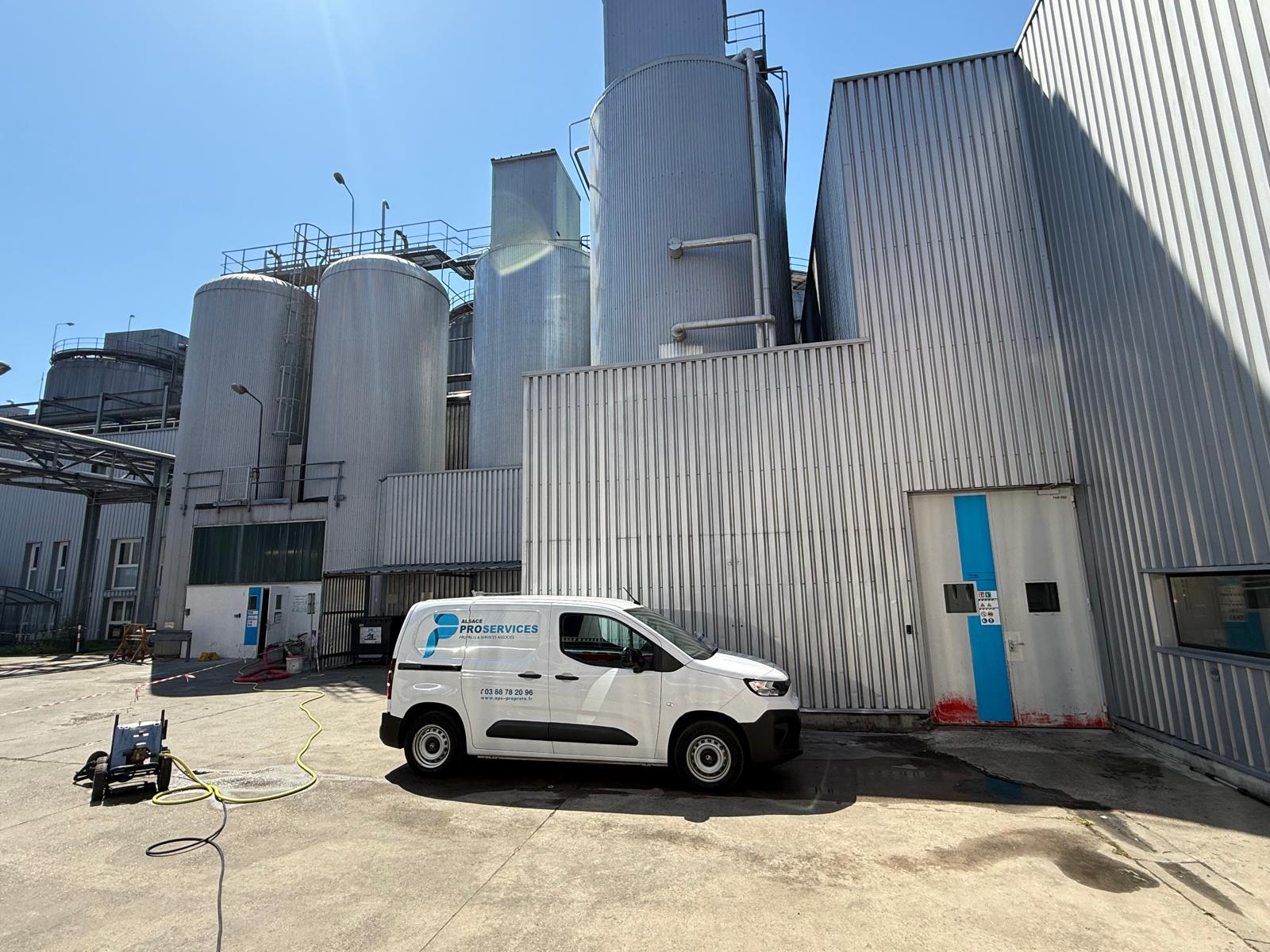 Nettoyage de silos et cuves Nettoyage de silos et cuves